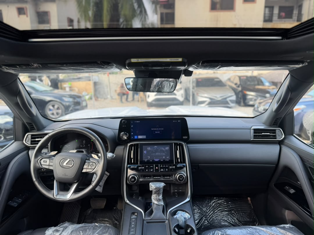 
								BRAND NEW 2026 LEXUS LX600  PRICE: 320M full									