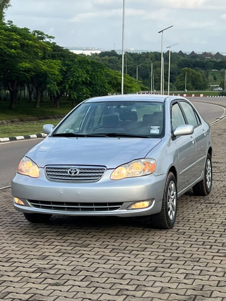 Distress  FOREIGN USED TOYOTA COROLLA 2006 MODEL WITH 💯 UNTEMPERD ENGINE AND GEAR AC CHILLING EVERYTHING INTACT GOING FOR 7.3m ABUJA DEAL