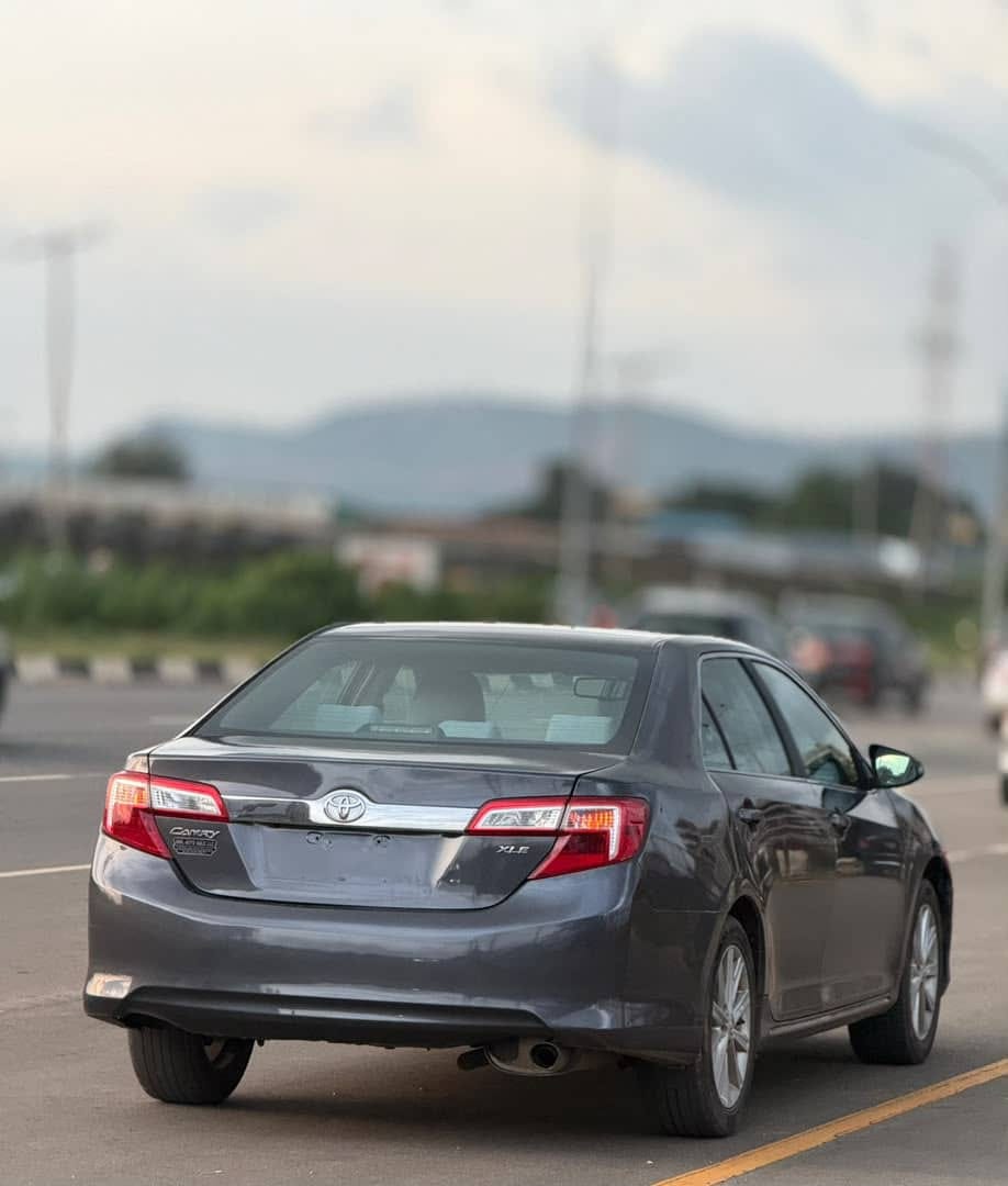 
								TOKS STANDARD 2013 TOYOTA CAMRY XLE WITH ABSOLUTELY NOTHING TO FIX…THIS CAR IS SELLING FOR: ₦12 MILLION NAIRA ONLY full									