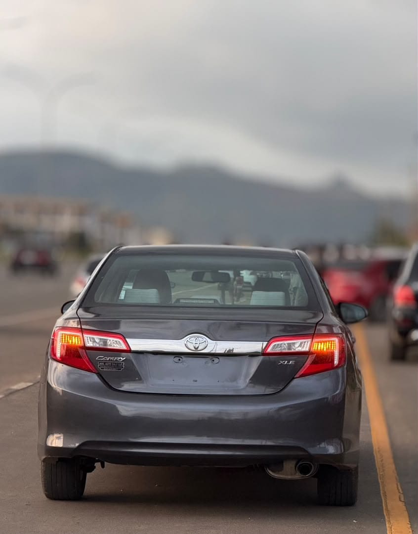 
								TOKS STANDARD 2013 TOYOTA CAMRY XLE WITH ABSOLUTELY NOTHING TO FIX…THIS CAR IS SELLING FOR: ₦12 MILLION NAIRA ONLY full									