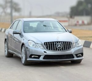 SLIGHTLY USED 2011 MERCEDES-BENZ E350 WITH PROPER DOCUMENTATION UNTAMPERED SYSTEM GOING FOR 9.8M ABUJA DEAL