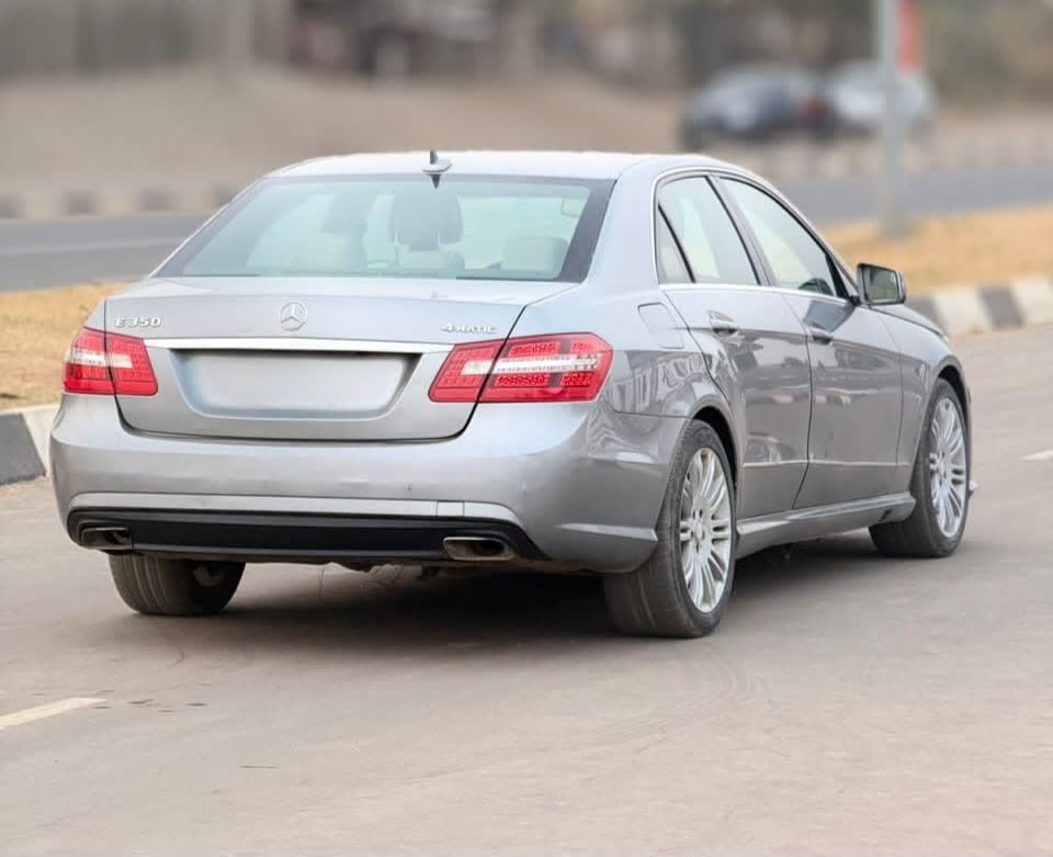 
								SLIGHTLY USED 2011 MERCEDES-BENZ E350 WITH PROPER DOCUMENTATION UNTAMPERED SYSTEM GOING FOR 9.8M ABUJA DEAL full									
