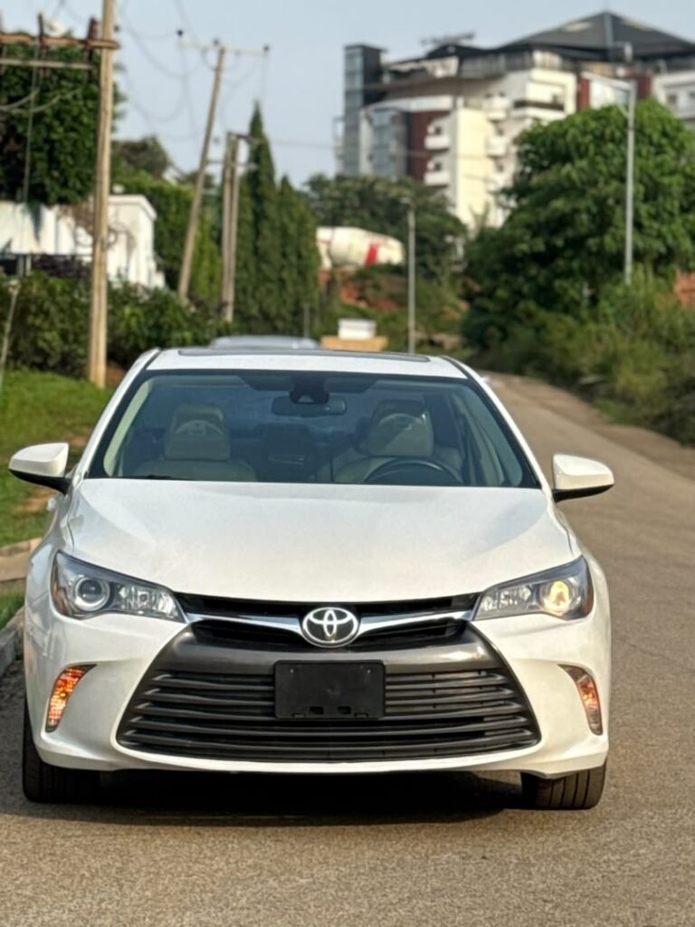 Foreign Used Toyota Camry 2016 XLE fullest option for just 16.5m Abuja