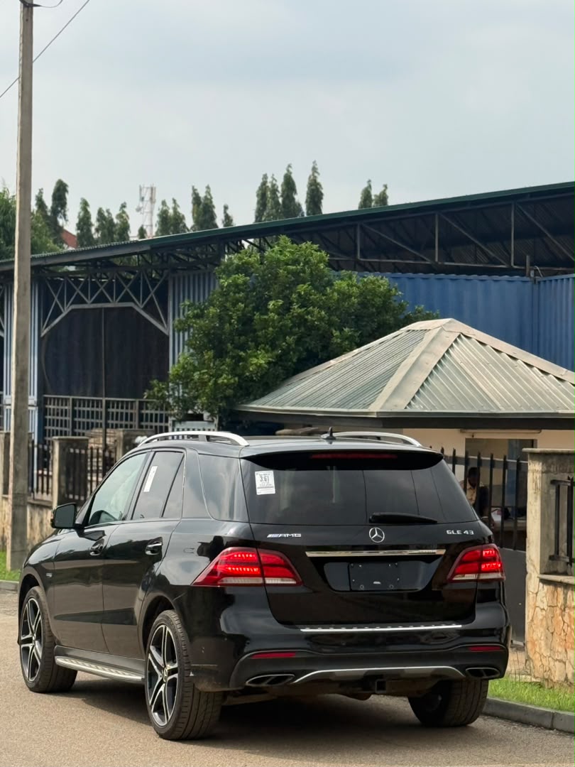 
								Foreign used Mercedes Benz GLE43 2018 for just 55M Abuja full									