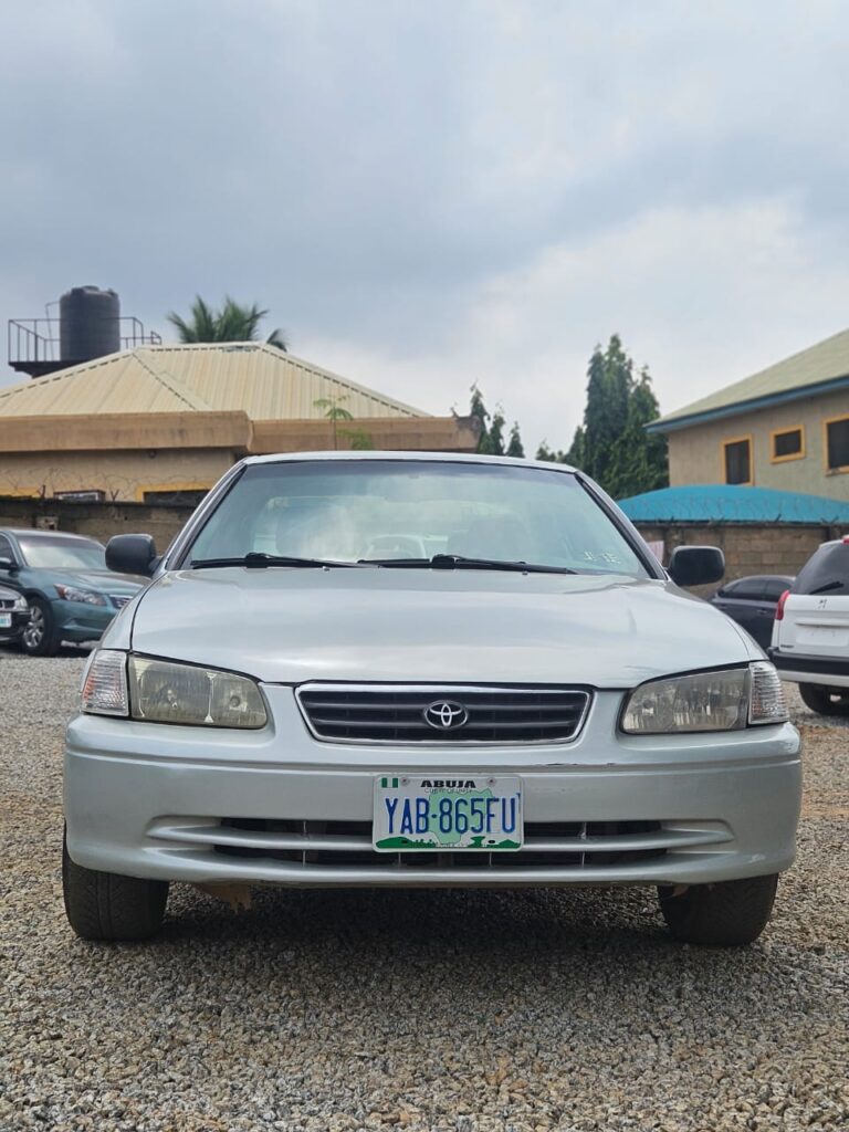 Mad Distress alert ⚠️  Just like Belgium Toyota  Camry 2002 pencil light  With complete Untouched Engine and Gear factory fitted AC  👉2.9m buyer settle 100k  Location Abacha road Nyanya Abuja deal