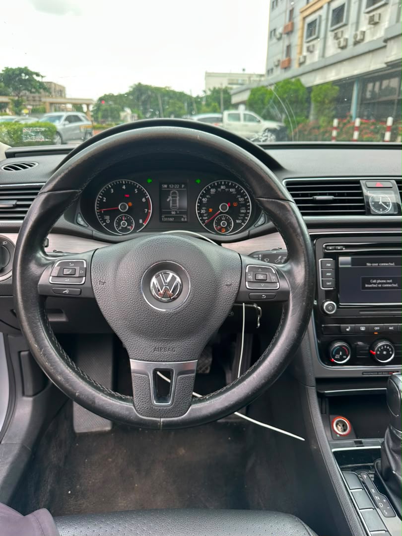 
								2014 direct Belgium  Passat distress price of  7.5M  Buy and drive  Accident free Clean title full									