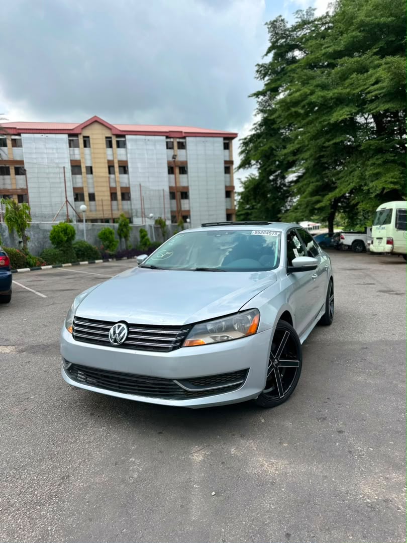 
								2014 direct Belgium  Passat distress price of  7.5M  Buy and drive  Accident free Clean title full									