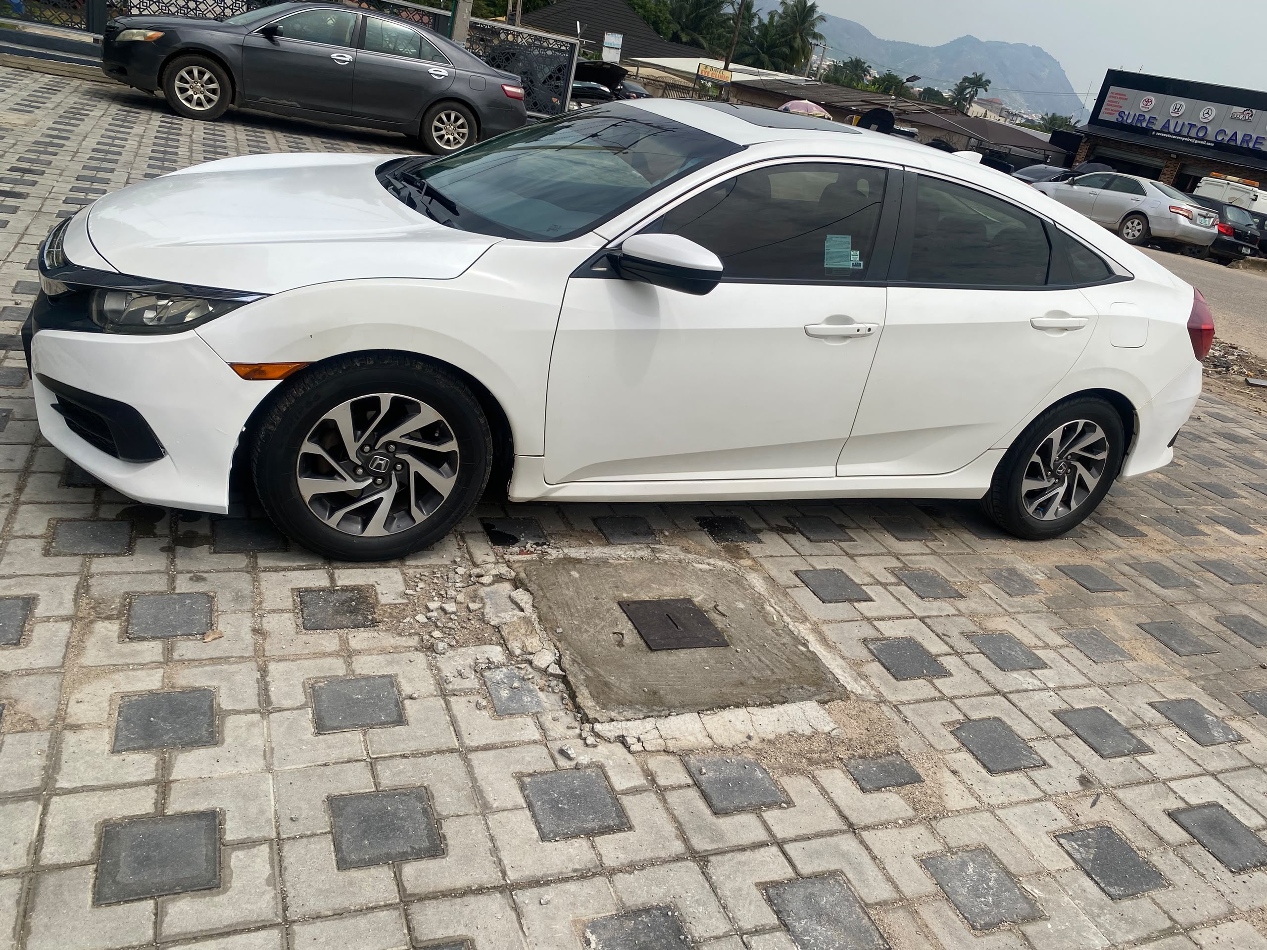 
								Belgium grade 2017 Honda Civic EX trim💠Features Multi-Angle Rearview Camera💠Infotainment system with car play enabled💠First body💠Push to start💠Fabric interior💠Sunroof💠Car in good condition. Buy and travel. Price~12.5M  Settlement~ 300k Location~ Kubwa,Abuja. Car with me. full									