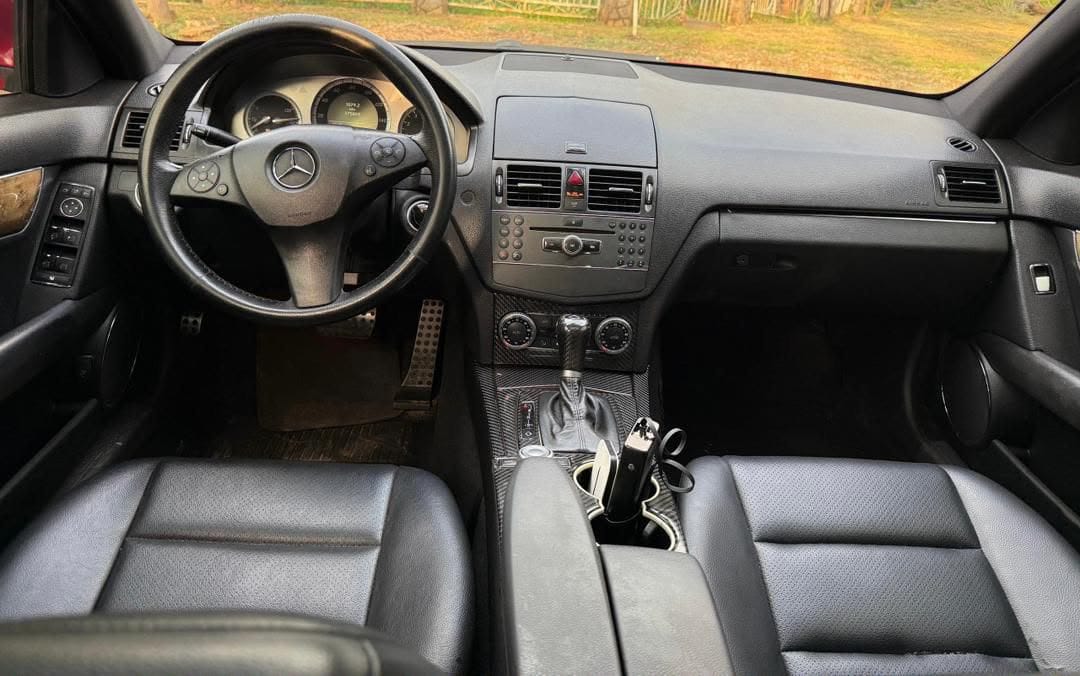 
								FOREIGN USED 2008 MERCEDES-BENZ C350 IN PRISTINE CONDITION WITH NOTHING TO FIX GOING FOR 9.8M ABUJA DEAL full									