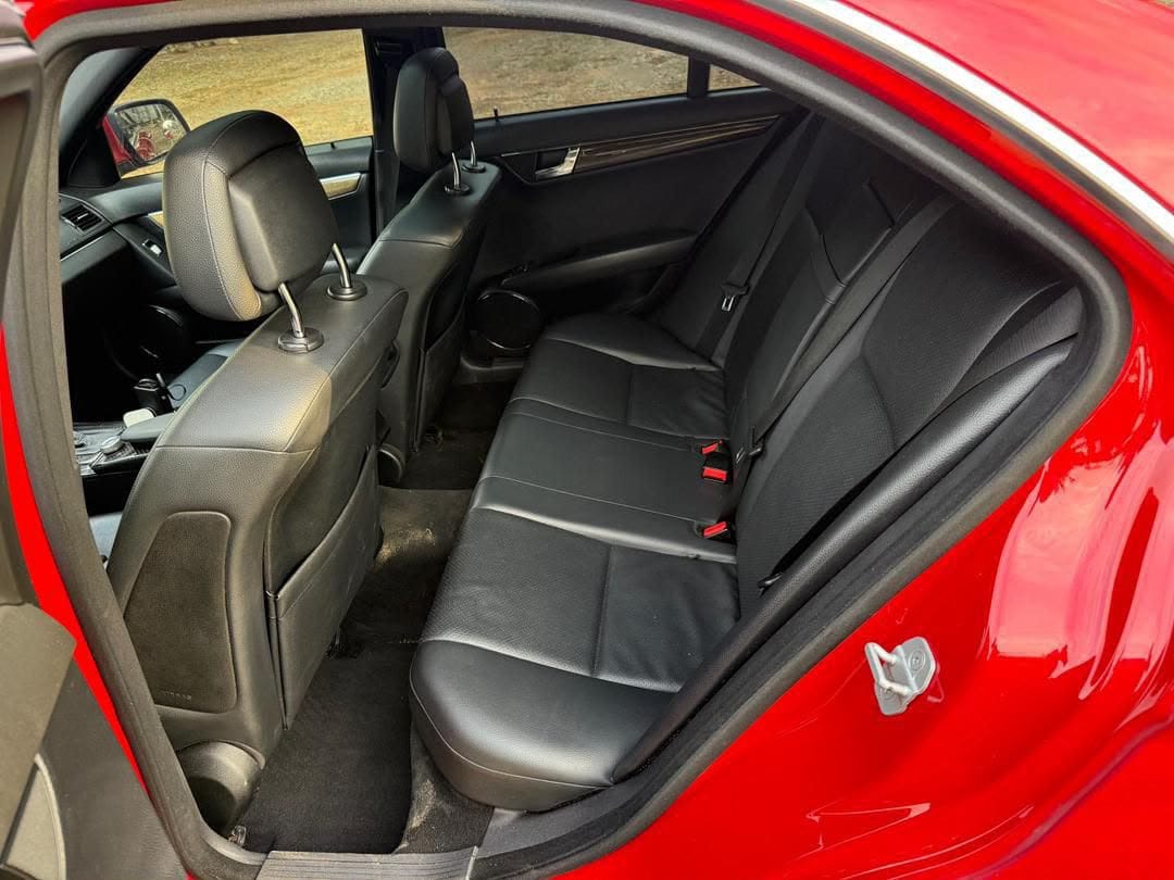 
								FOREIGN USED 2008 MERCEDES-BENZ C350 IN PRISTINE CONDITION WITH NOTHING TO FIX GOING FOR 9.8M ABUJA DEAL full									