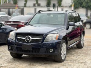 CLEAN FOREIGN USED FULL OPTION 2010 MERCEDES GLK  PRICE: 13.5M