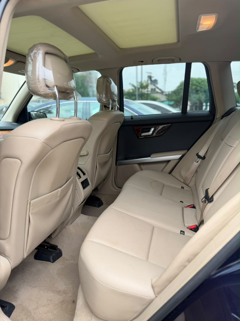 
								CLEAN FOREIGN USED FULL OPTION 2010 MERCEDES GLK  PRICE: 13.5M full									