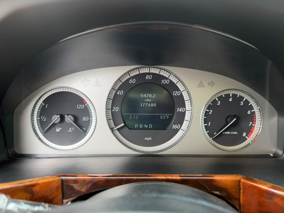 
								CLEAN FOREIGN USED FULL OPTION 2010 MERCEDES GLK  PRICE: 13.5M full									