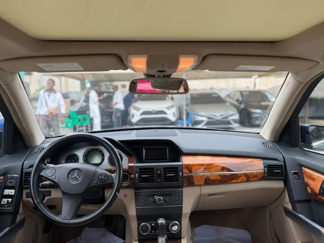 
								CLEAN FOREIGN USED FULL OPTION 2010 MERCEDES GLK  PRICE: 13.5M full									