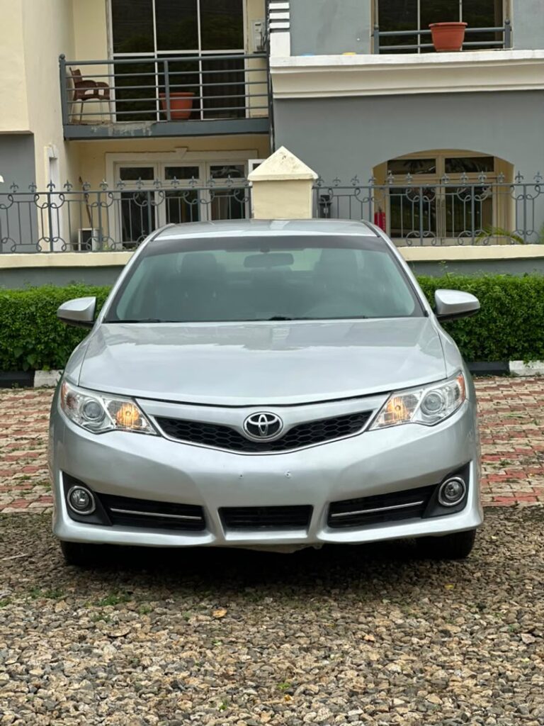 GIVEAWAY DEAL‼️‼️‼️ CAREFULLY USED (EXTREMELY CLEAN) 2013 TOYOTA CAMRY IN PERFECT CONDITION WITH DUTY 8.8 ABUJA OWNERS HOUSE (MOVEABLE) ABUJA📍 ZERO CHAIN DEAL