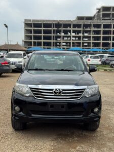 Belgium grade 2015 Toyota FORTUNER   UNTAMPERED ENGINE AND GEAR  AC MOSCOW STANDARD  CLEAN INTERIOR WITH NEW BLACK SEATS GOING FOR 17m  ABUJA deal