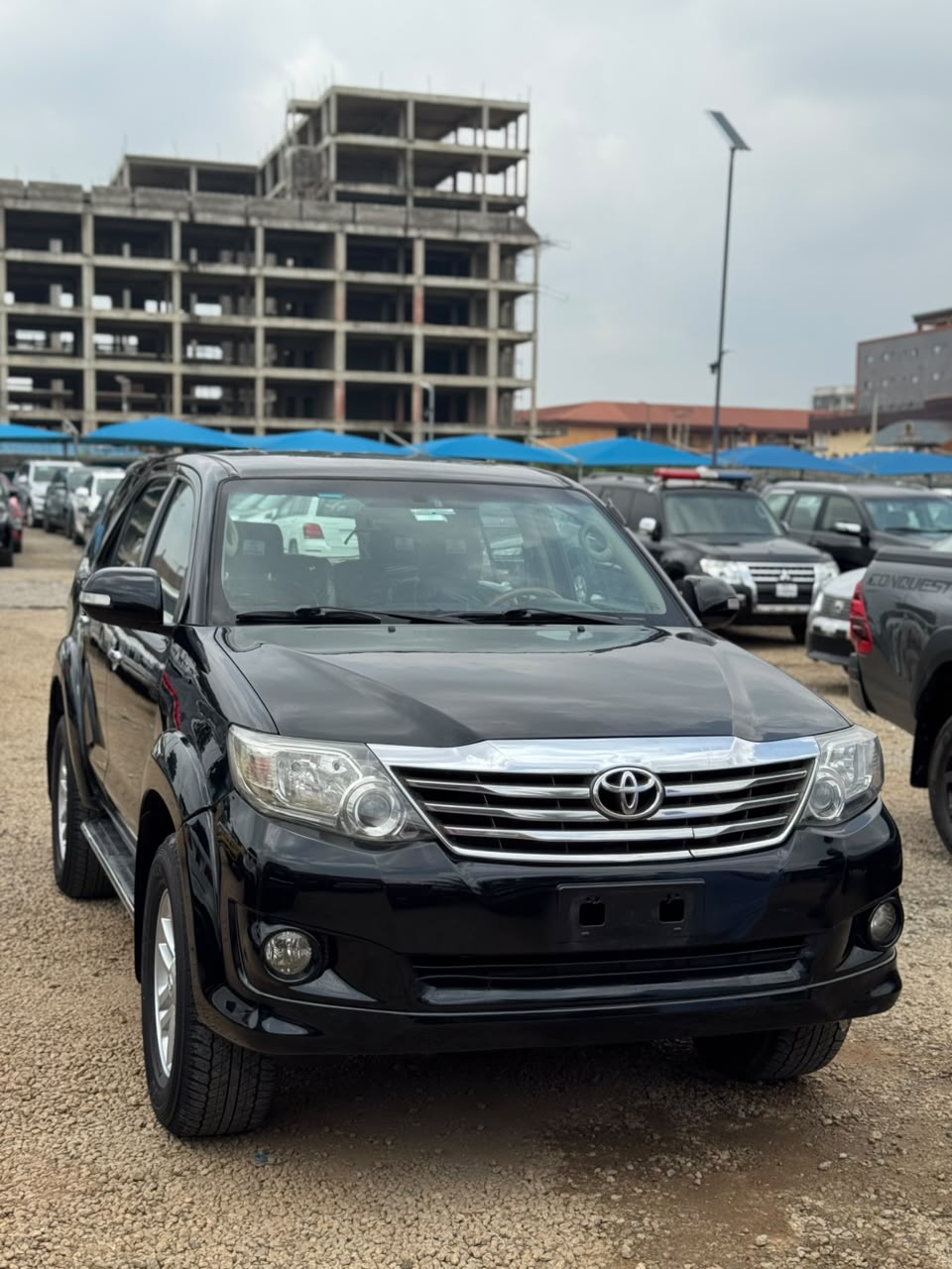 
								Belgium grade 2015 Toyota FORTUNER   UNTAMPERED ENGINE AND GEAR  AC MOSCOW STANDARD  CLEAN INTERIOR WITH NEW BLACK SEATS GOING FOR 17m  ABUJA deal full									