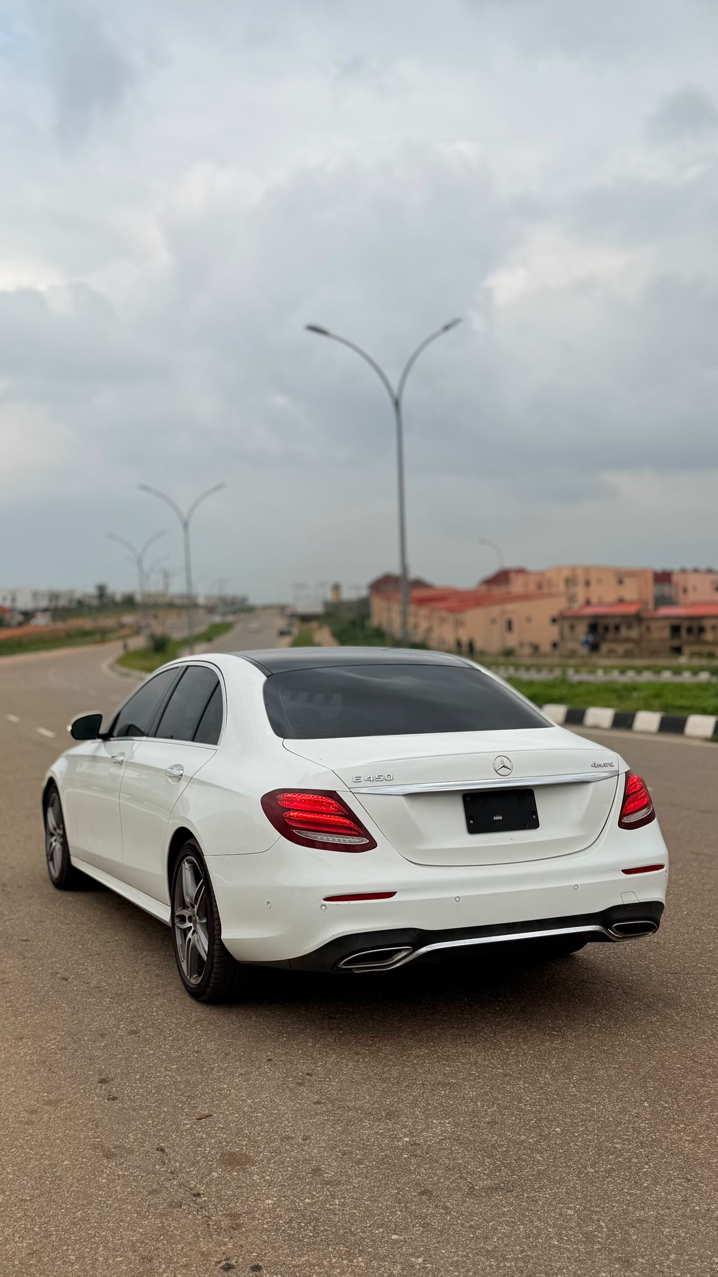 
								FOREIGN USED 2019 MERCEDEZ BENZ C450 WITH FULL PANORAMIC ROOF,PUSH TO START,360• CAMERA,HEATED AND VENTILATED LEATHER SEATS AND VERIFIED DUTY VALID FOR 48 MILLION NAIRA ONLY full									