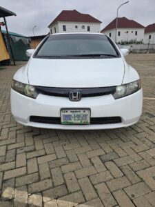Sharp 2009 Honda Civic with untermperd engine and gear  4.5m abujadeal