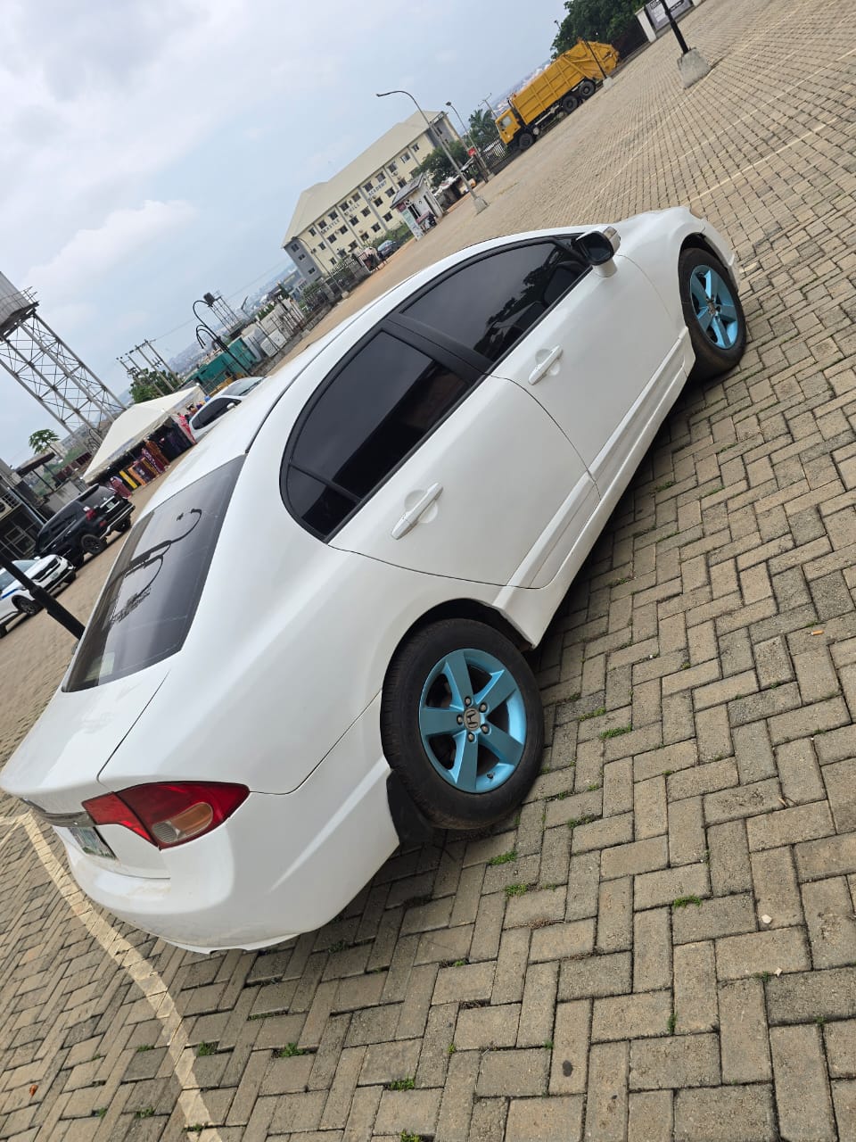 
								Sharp 2009 Honda Civic with untermperd engine and gear  4.5m abujadeal full									
