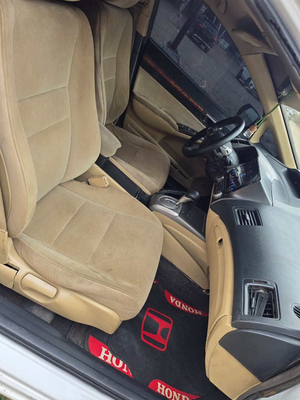 
								Sharp 2009 Honda Civic with untermperd engine and gear  4.5m abujadeal full									