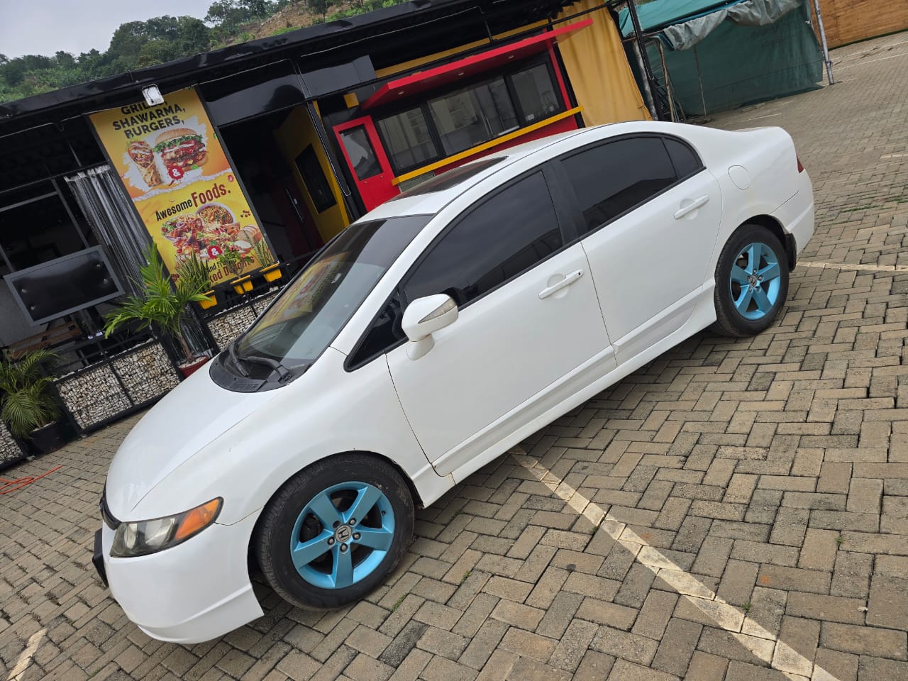 
								Sharp 2009 Honda Civic with untermperd engine and gear  4.5m abujadeal full									
