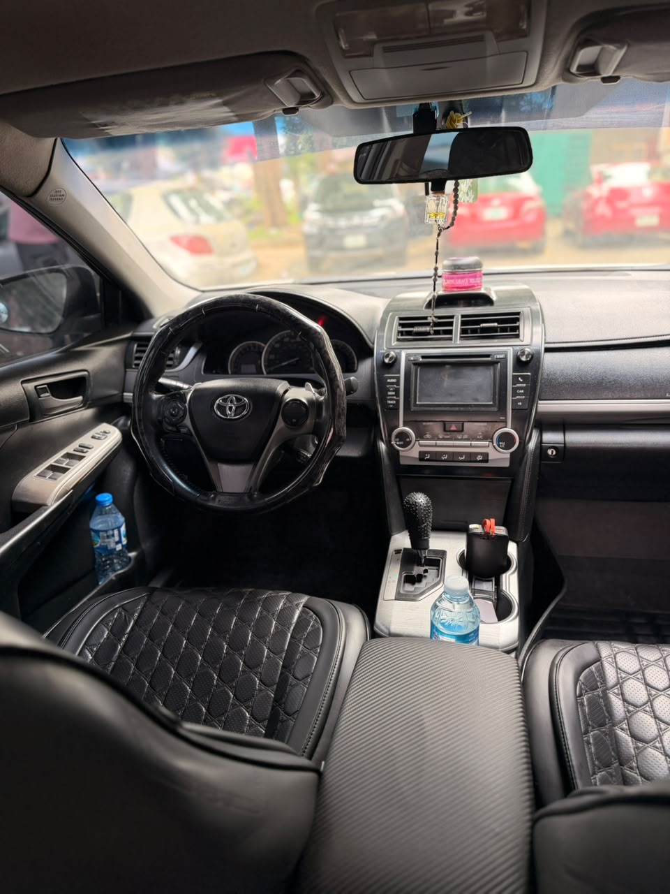 
								Distress sale 2013 Camry price 8.5m owner last come with my Sambo full									