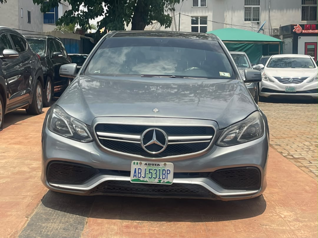 
								2011 super clean used e350 with untampered engine and gear AC chilling 10m owner 200k sambo full									
