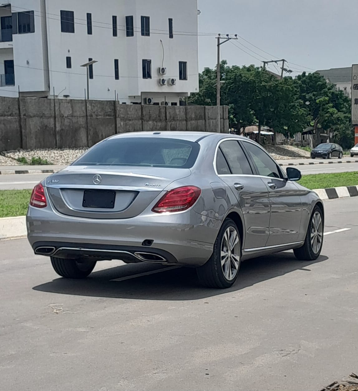 
								UNREGISTERED 2015 MERCEDES-BENZ C300 IN PRISTINE CONDITION KEYLESS ENTRY UNTAMPERED SYSTEM WITH PROPER DOCUMENTATION GOING FOR 17.5M ABUJA DEAL full									