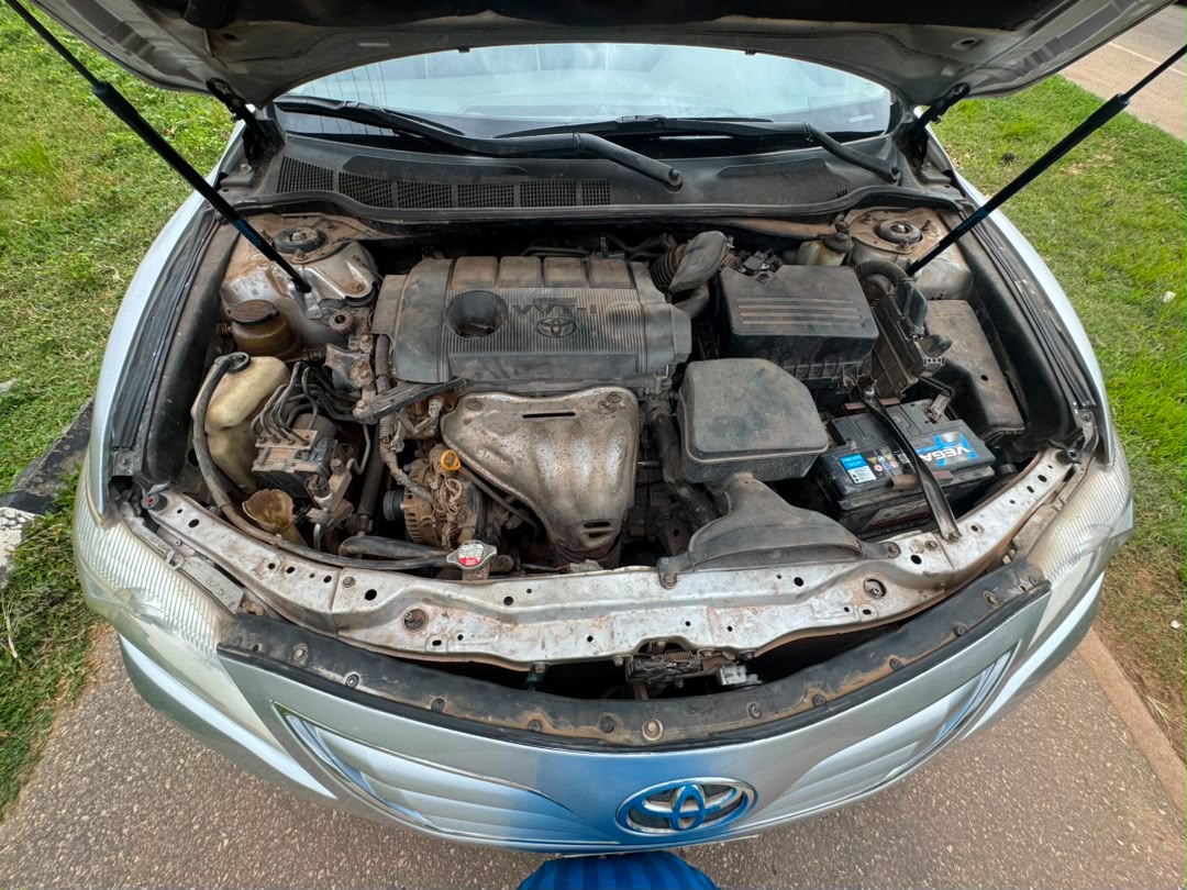 
								Distress sales ‼️🔥Extremely clean used 2011 model Toyota Camry Everything working perfectly going untempered engine Venza engine going for JUST 6.550 full									