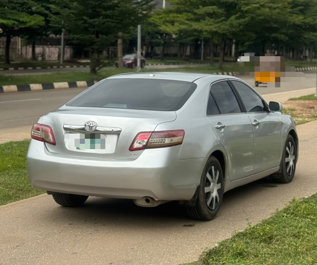 
								Distress sales ‼️🔥Extremely clean used 2011 model Toyota Camry Everything working perfectly going untempered engine Venza engine going for JUST 6.550 full									