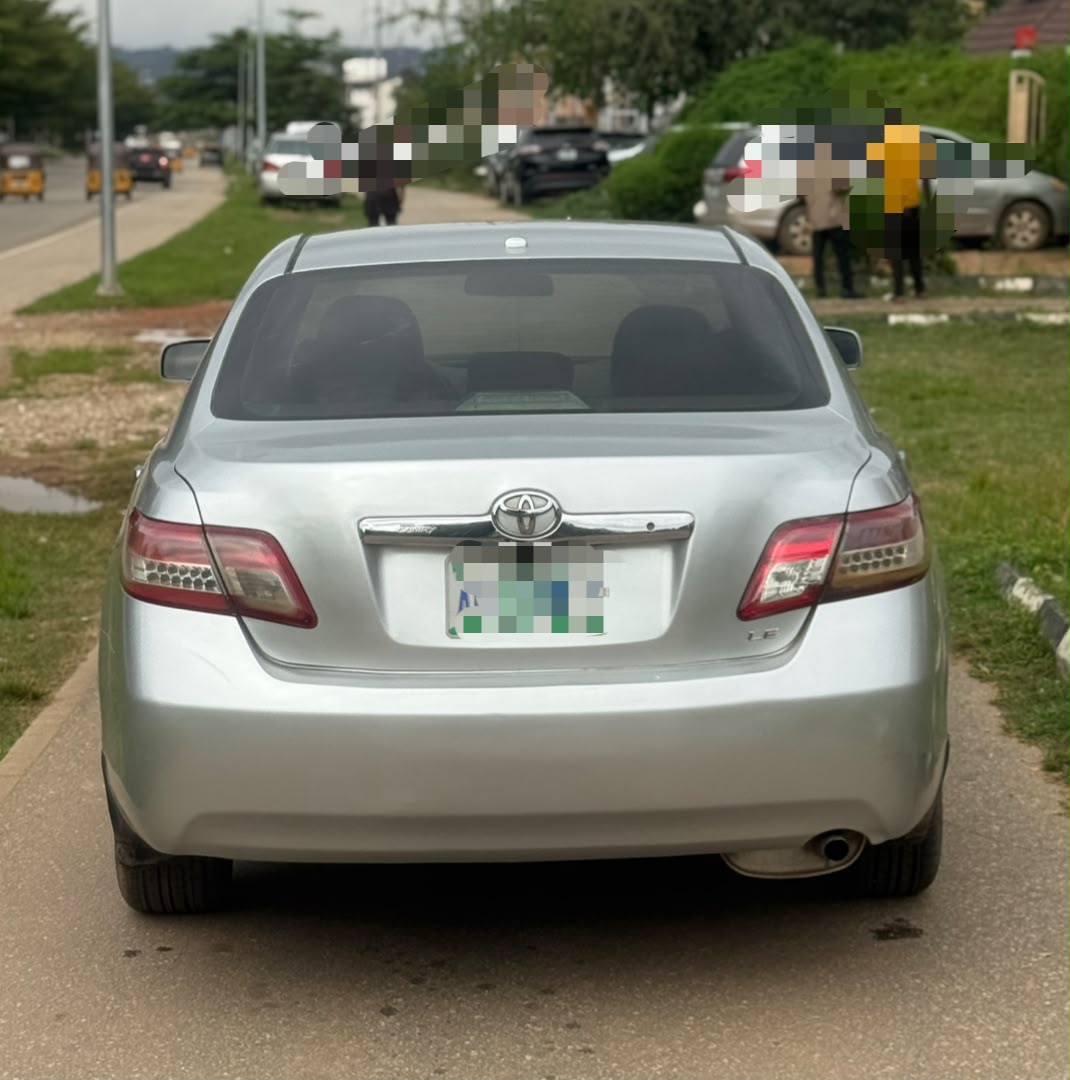 
								Distress sales ‼️🔥Extremely clean used 2011 model Toyota Camry Everything working perfectly going untempered engine Venza engine going for JUST 6.550 full									
