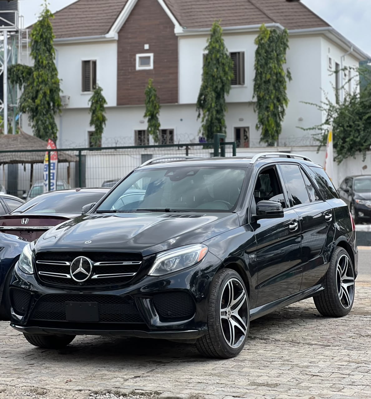 
								DIRECT BELGIUM 2017 GLE43 AMG . EVERYTHING WORKING WELL. BUY AND DRIVE 📍ABUJA 💰30M full									