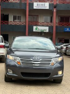 Distress Sell Foreign used Toyota Venza 2010 with double pano for just 16.5M Abuja