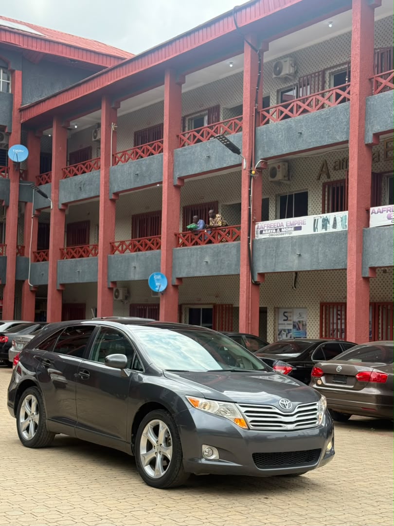 
								Distress Sell Foreign used Toyota Venza 2010 with double pano for just 16.5M Abuja full									