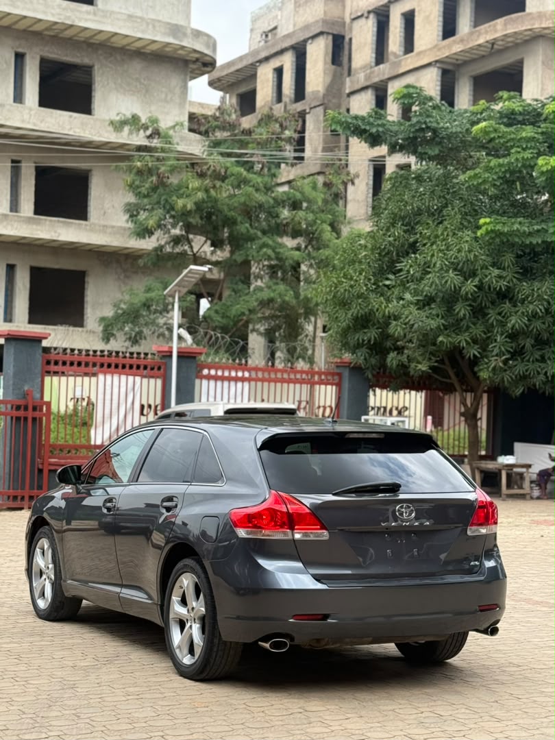 
								Distress Sell Foreign used Toyota Venza 2010 with double pano for just 16.5M Abuja full									