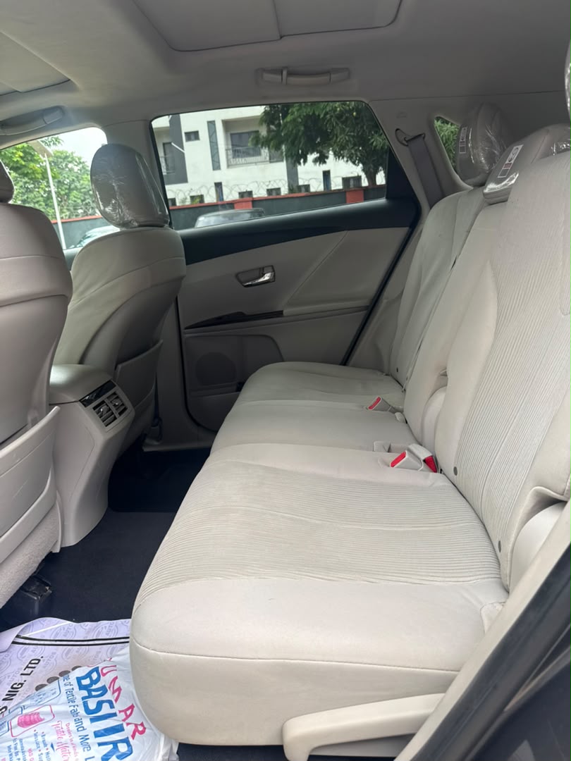 
								Distress Sell Foreign used Toyota Venza 2010 with double pano for just 16.5M Abuja full									