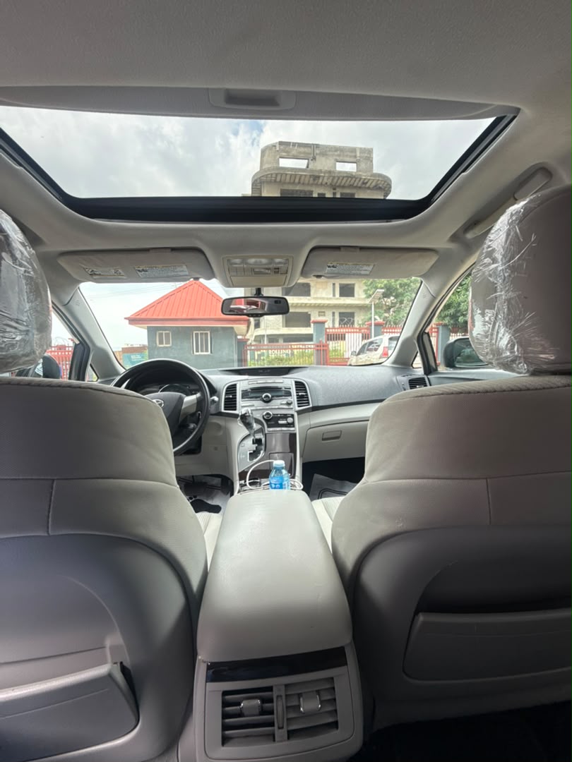 
								Distress Sell Foreign used Toyota Venza 2010 with double pano for just 16.5M Abuja full									