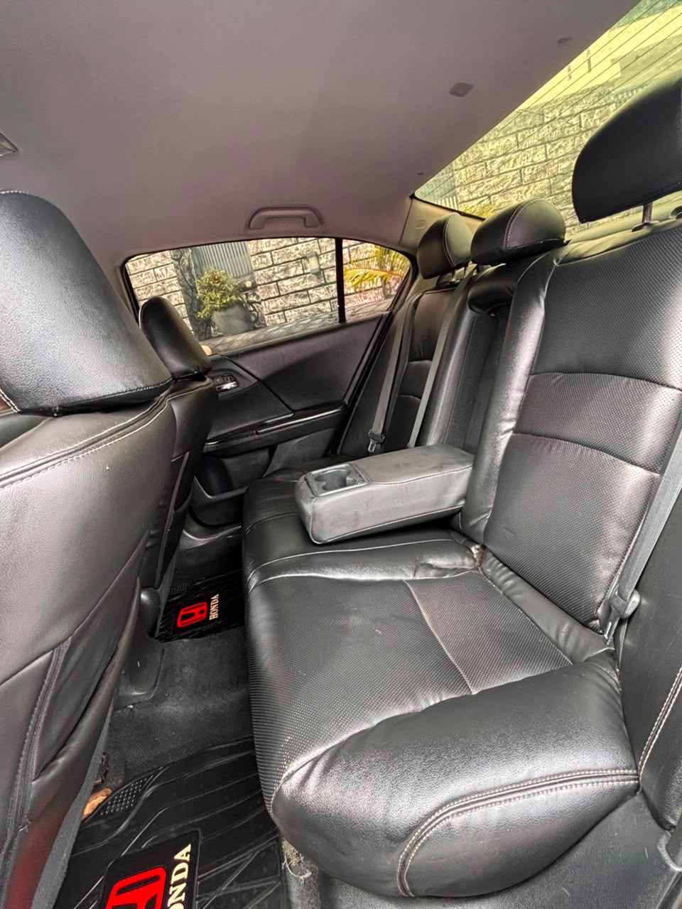 
								Giveaway Deal‼️‼️‼️ Carefully Used 2014 Honda Accord with Android Screen going for just 7.2m last with  only 200k sambo Gwarimpa Abuja📍 ZERO CHAIN DEAL full									