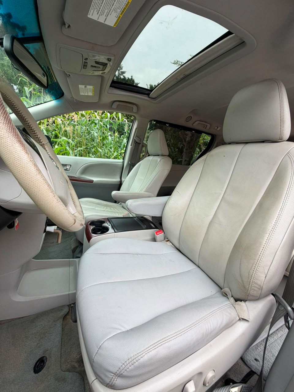 
								EXTREMELY CLEAN FOREIGN USED 2014 TOYOTA SIENNA XLE 🇺🇸  POWER DOORS ACTIVE ✅  2026 JUNE DUTY   PRICE: 15.5M   ABUJA DEAL📍  NATIONWIDE DELIVERY full									