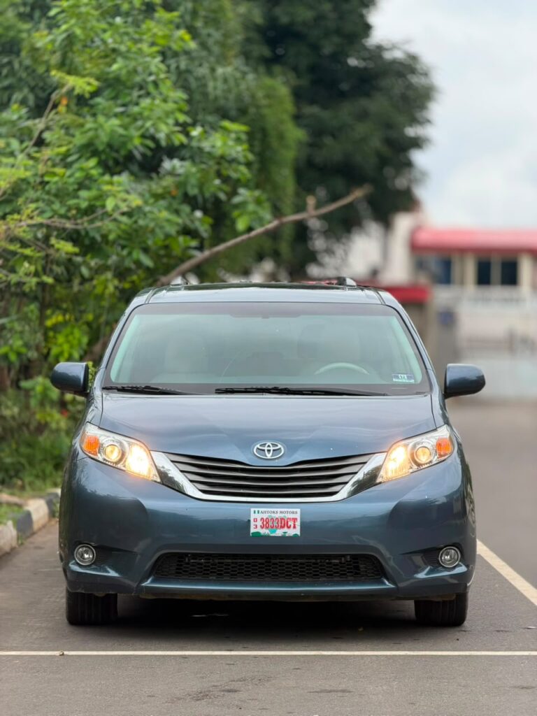 EXTREMELY CLEAN FOREIGN USED 2014 TOYOTA SIENNA XLE 🇺🇸  POWER DOORS ACTIVE ✅  2026 JUNE DUTY   PRICE: 15.5M   ABUJA DEAL📍  NATIONWIDE DELIVERY