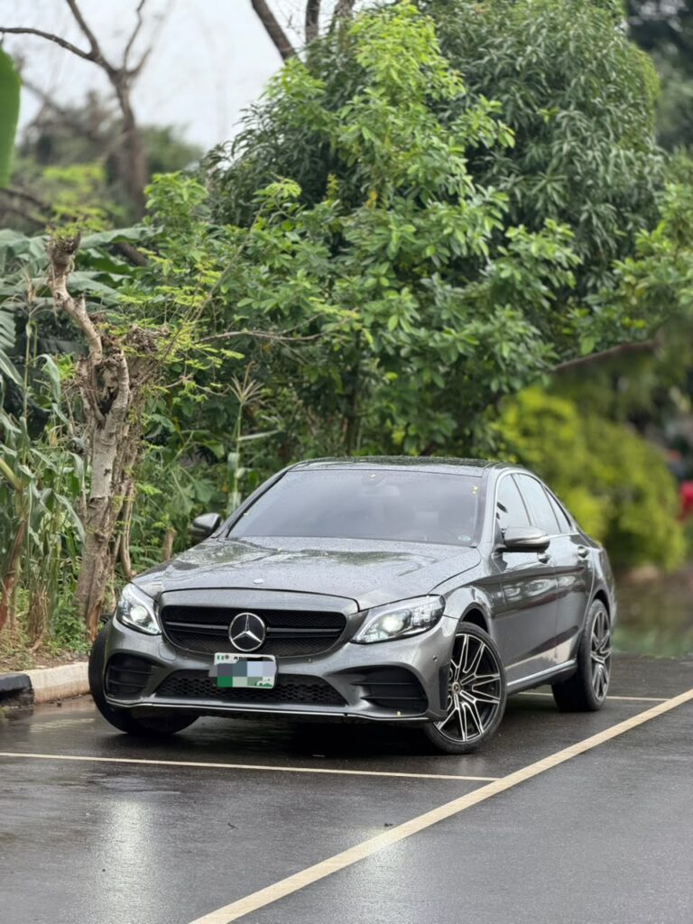 EXTREMELY CLEAN USED 2016 MERCEDES BENZ C300 🇳🇬  KEYLESS ENTRY AND IGNITION, PANORAMIC ROOF ETC.  ORIGINAL DUTY 📃  PRICE: 17.8M   ABUJA DEAL📍  NATIONWIDE DELIVERY