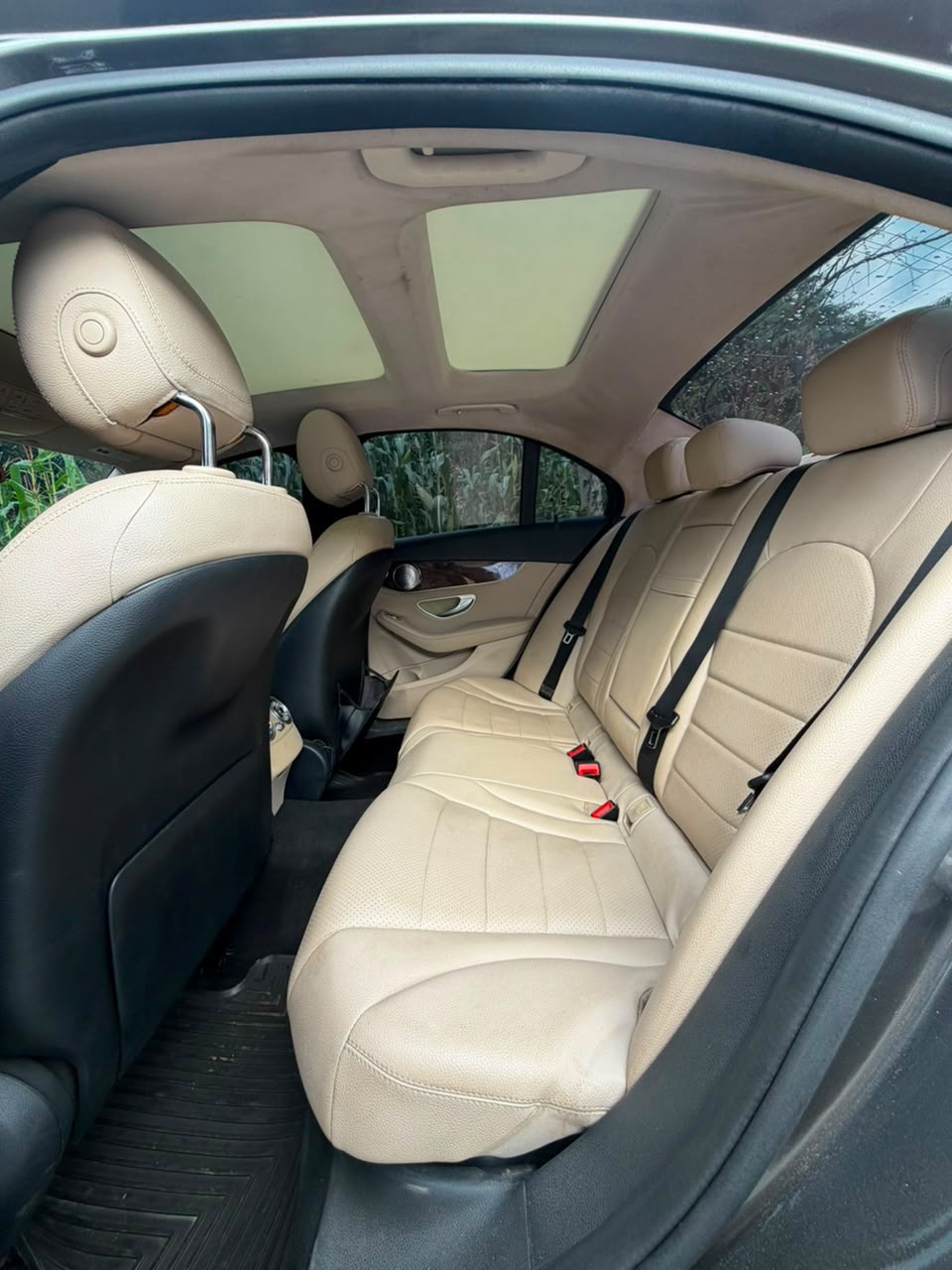 
								EXTREMELY CLEAN USED 2016 MERCEDES BENZ C300 🇳🇬  KEYLESS ENTRY AND IGNITION, PANORAMIC ROOF ETC.  ORIGINAL DUTY 📃  PRICE: 17.8M   ABUJA DEAL📍  NATIONWIDE DELIVERY full									