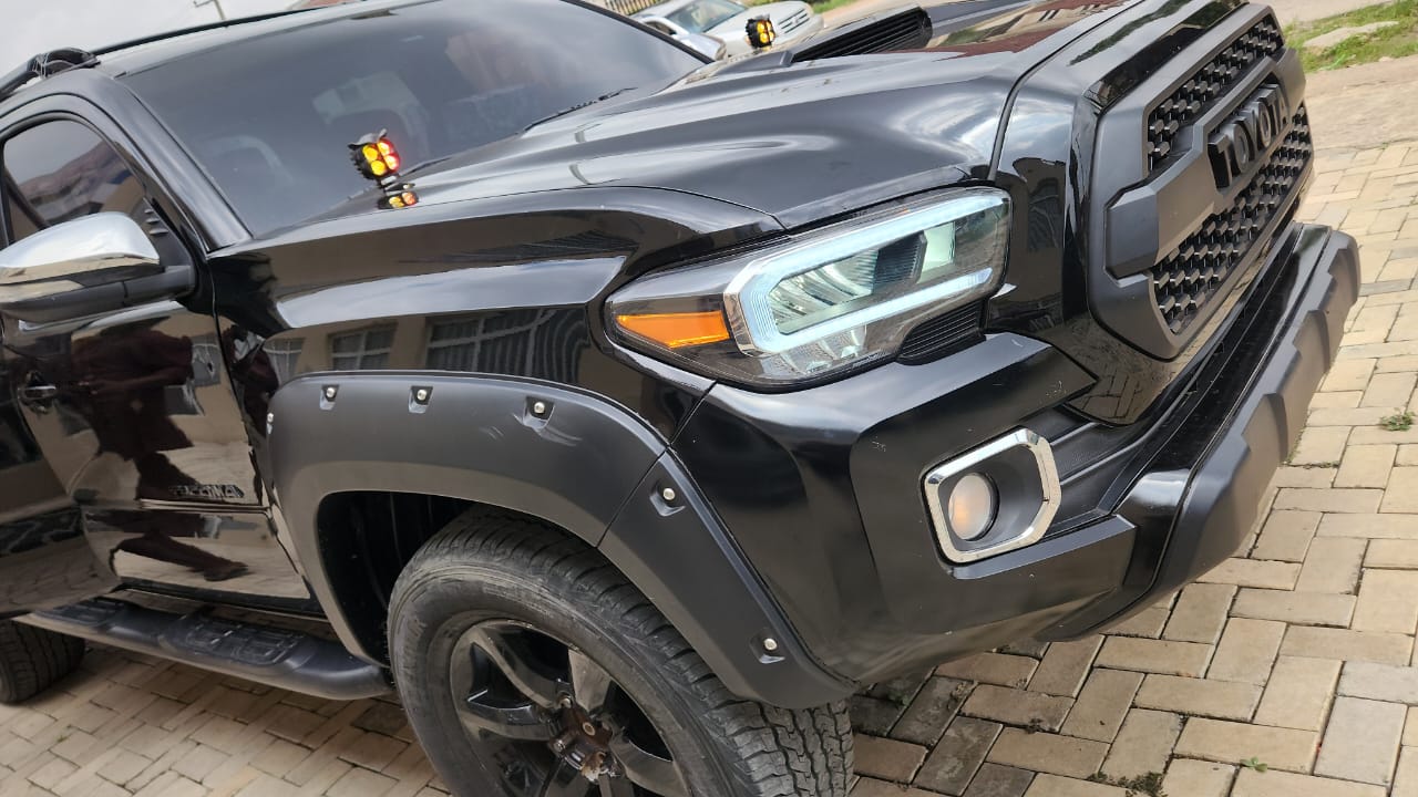 
								Carefully used 2010 Fully upgraded Toyota Tacoma available with me @15m*come with my Sambo Abuja full									
