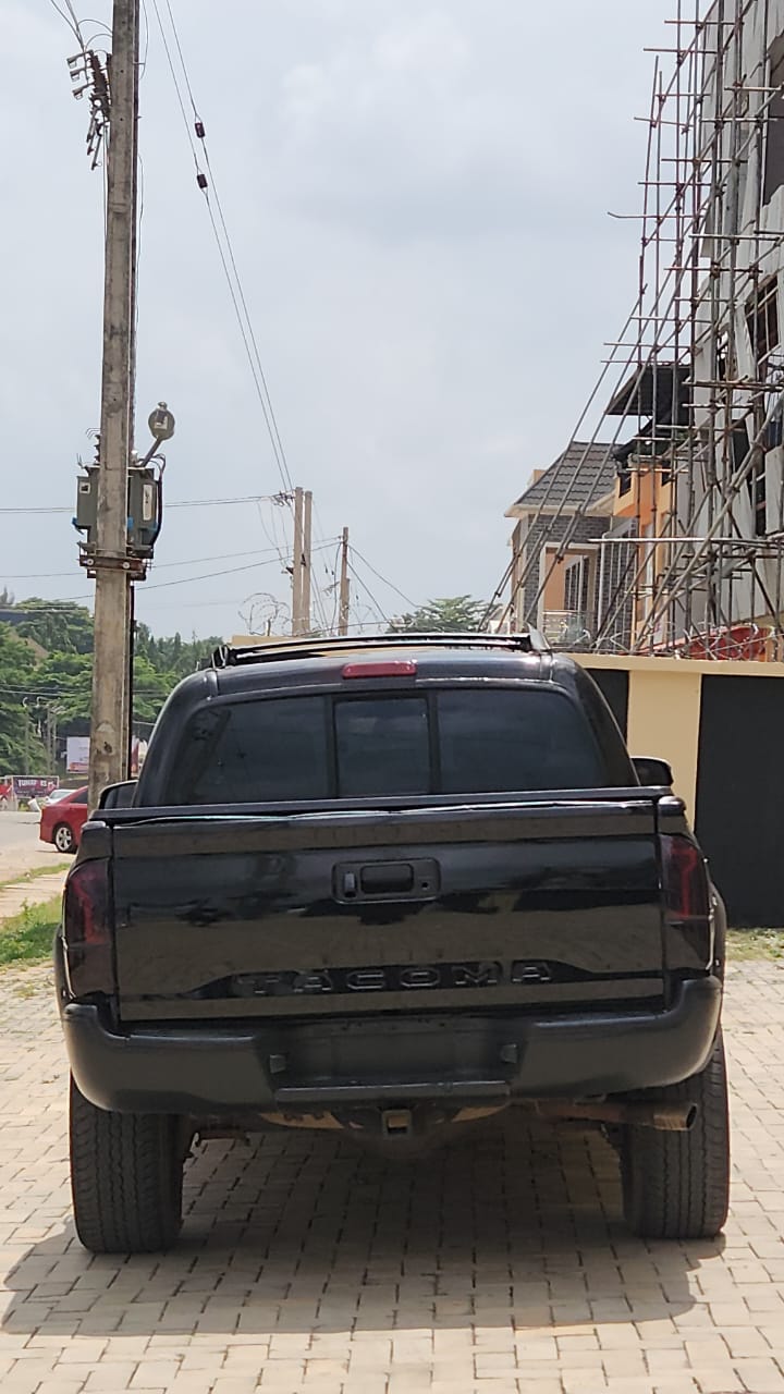 
								Carefully used 2010 Fully upgraded Toyota Tacoma available with me @15m*come with my Sambo Abuja full									