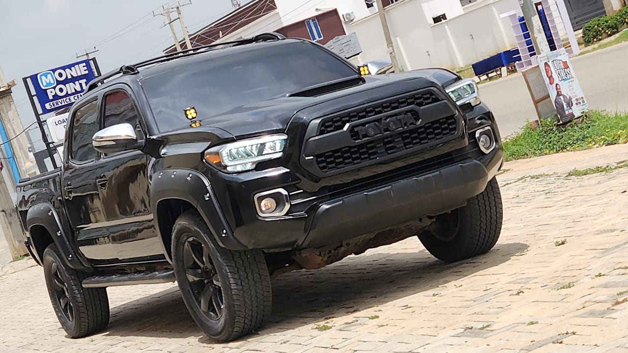 
								Carefully used 2010 Fully upgraded Toyota Tacoma available with me @15m*come with my Sambo Abuja full									