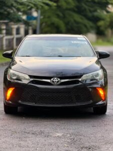NEW ARRIVAL‼️ EXTREMELY CLEAN FOREIGN USED 2015MODEL TOYOTA CAMRY SE ORIGINAL DUTY BLACK ON BLACK 💰N15,500,000. ABUJA