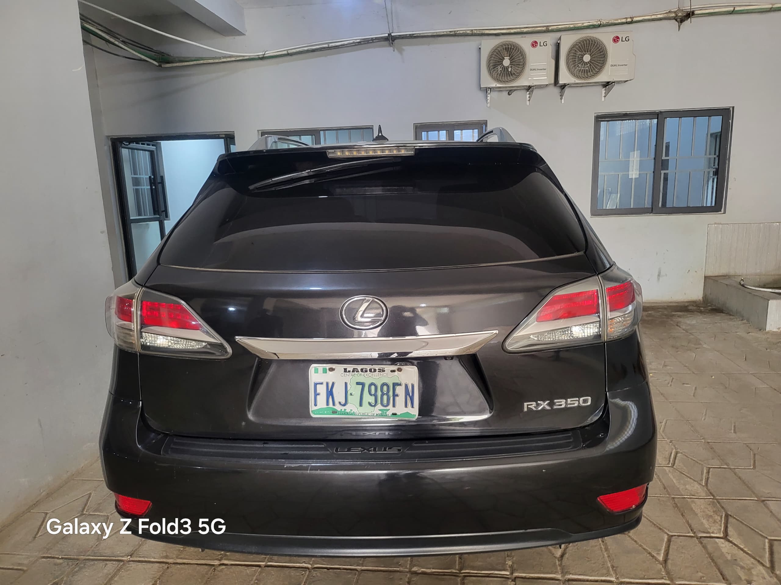 
								Distress distress distress very clean 2013 Lexus RX350 untermpered engine and gear price 14.5m full									