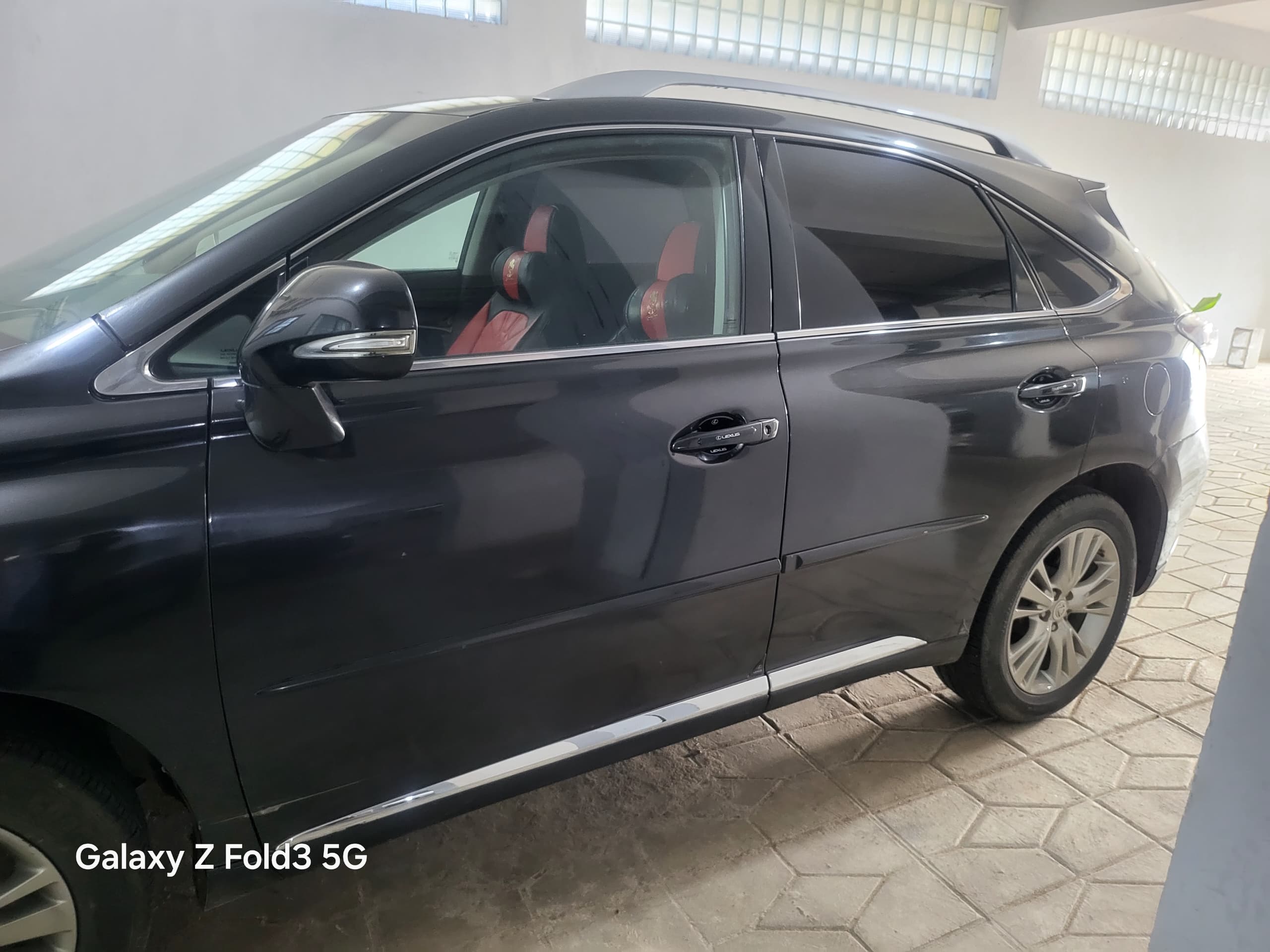 
								Distress distress distress very clean 2013 Lexus RX350 untermpered engine and gear price 14.5m full									
