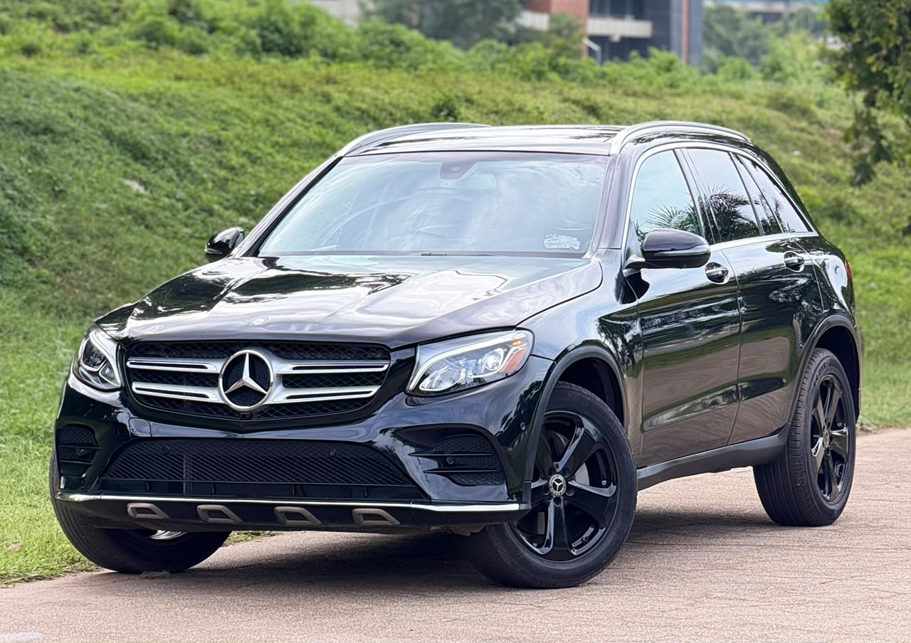 
								LUXURY MEET PERFORMANCE🚘  FOREIGN USED 2018 GLC300 BENZ-redefined, powerful and classy   PRICE; 37M OnLy💰   A perfect SUV for someone who wants comfort, presence and Mercedes-Benz quality. 🖤  AbuJa LoKaTioN full									